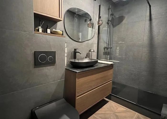 아파트 Luxury And Comfortable 쀼또